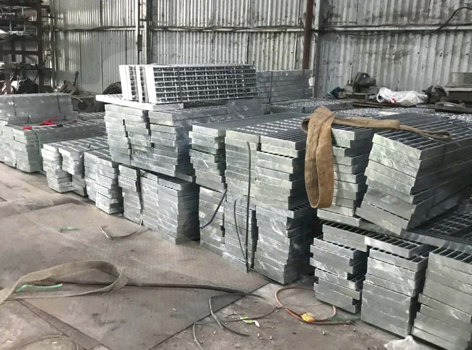 Ứng Dụng Tấm Grating Trong Hệ Thống Thoát Nước, Lối Đi Bộ, Sàn Nhà Xưởng