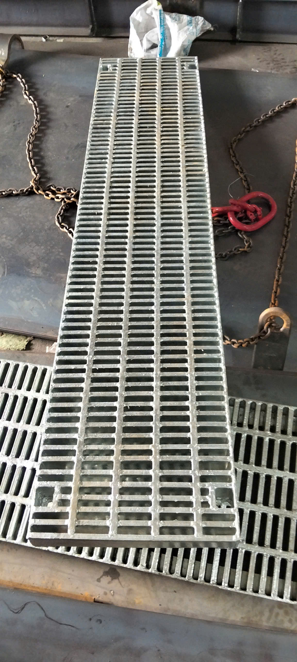 Giới thiệu sản phẩm Grating mạ kẽm nhúng nóng cho cầu cảng