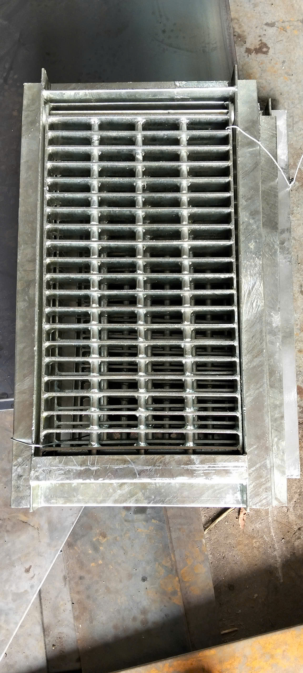 Grating GB02-15kN – Giải pháp sàn thép thoát nước hiệu quả, bền vững